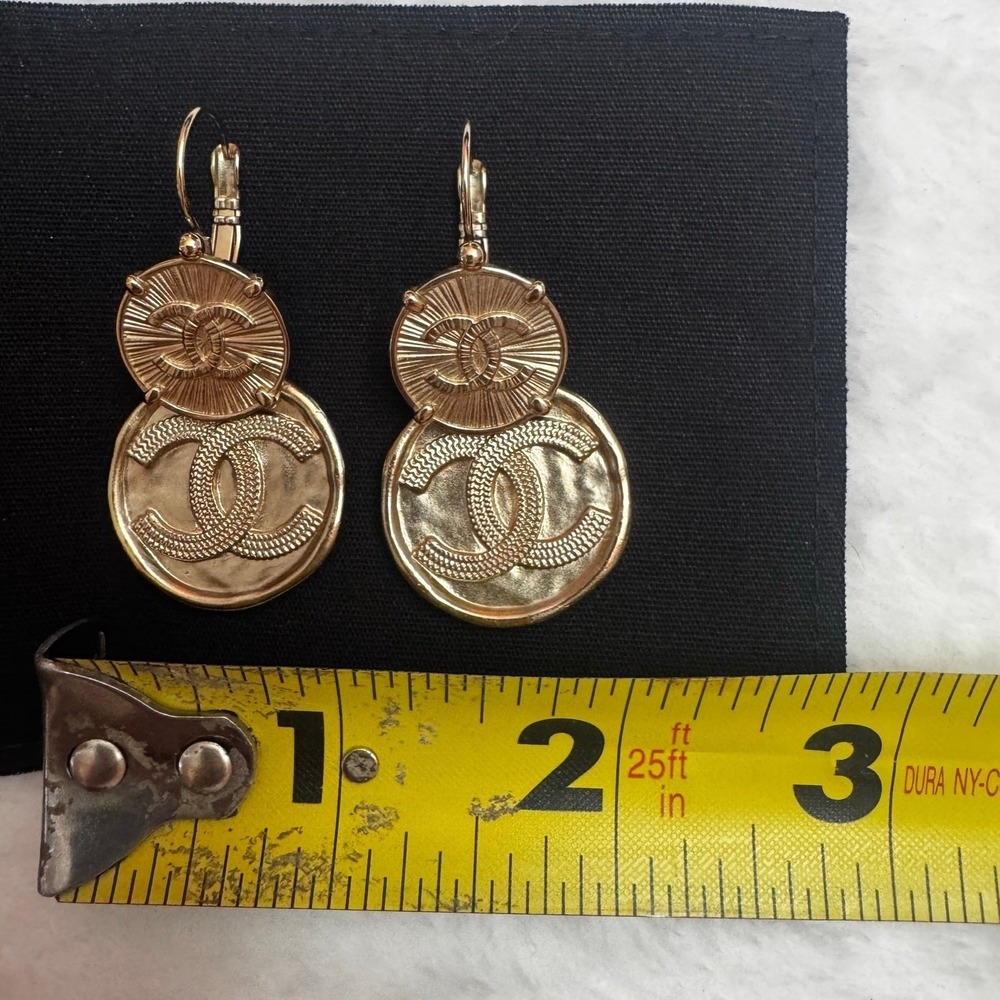Chanel Women's 22P Free Spirit CC Logo Gold Tone Coin Dangle Drop Hoop Earrings - Picture 7 of 14